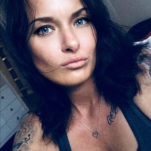 Meet your Posher, Candice